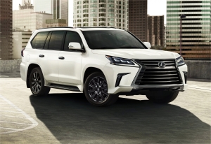 Alig észrevehetően, de megújult a Lexus LX
