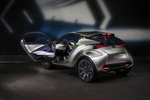 Heteken belül érkezhet a Lexus első villanyautója
