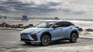 Új, elérhetőbb változattal bővült az akkumulátoros elektromos Lexus RZ választéka
