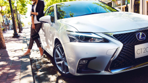 Fontos új technológiával frissült a legkisebb Lexus modell