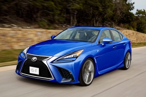 Ismét lesz nagyteljesítményű Lexus szedán?