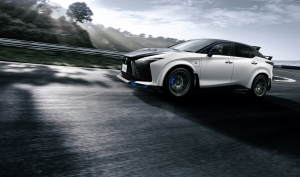 Sportverzió készült a Lexus elektromos szabadidőjárművéből