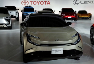 Felgyorsítaná villamosítási stratégiáját a Toyota