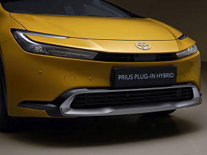Minden elődjénél biztonságosabb az új Toyota Prius 
