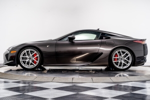 Eladták a világ egyik legkülönlegesebb Lexus LFA-ját, mindössze egyet gyártottak belőle