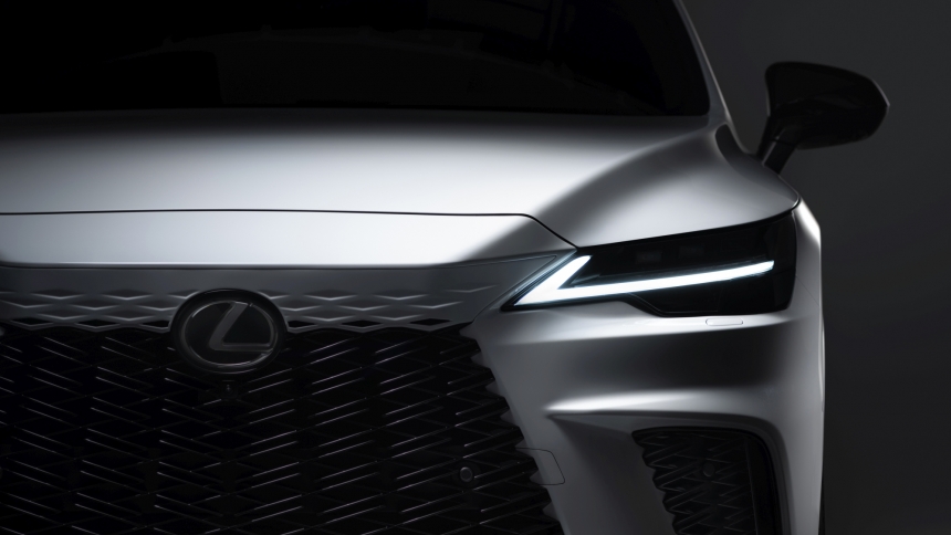 Számos újdonsággal érkezik az új Lexus RX